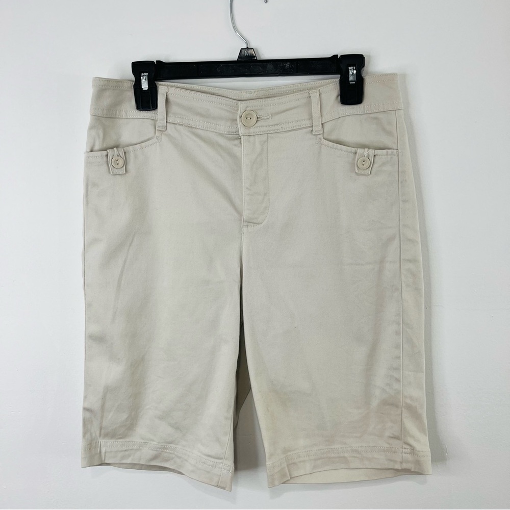🤍 St. John’s Bay Bermuda Shorts – Classic Chic Staple 🤍 - Picture 2 of 9